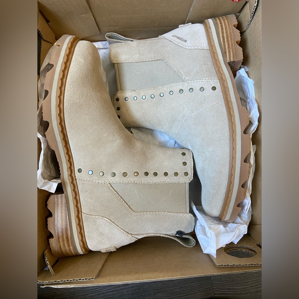 Sorel Women’s Lennox Chelsea Stud Waterproof boot
